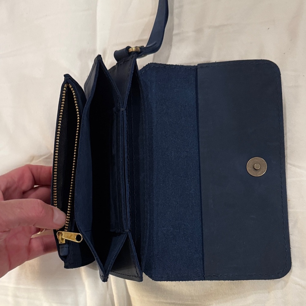 Portland leather deep water Navy Leather Wristlet - Picture 4 of 4